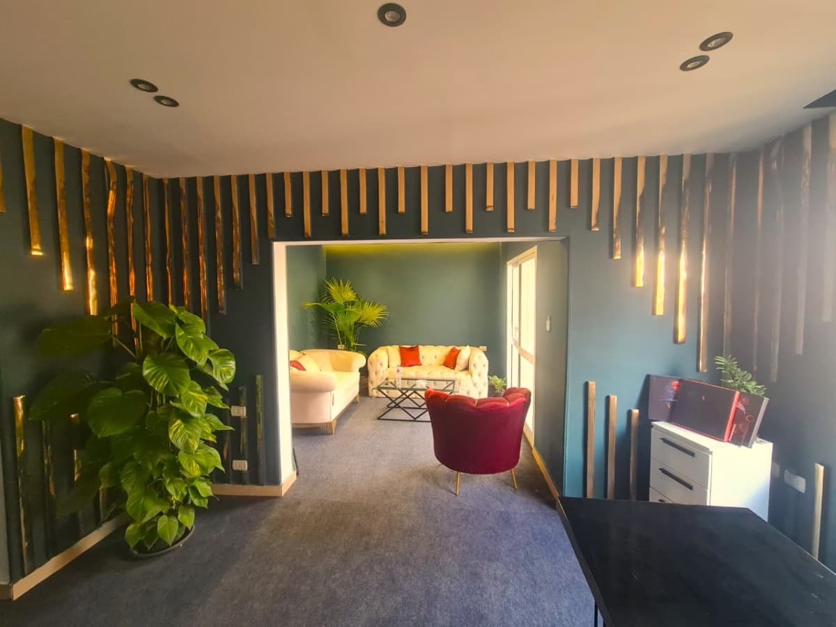 4 bedroom Office for rent