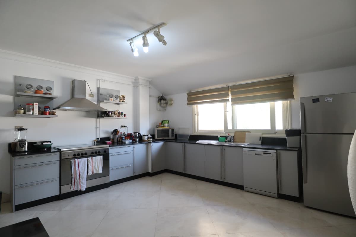 Stunning Penthouse With Prime Views In Maadi Sarayat.