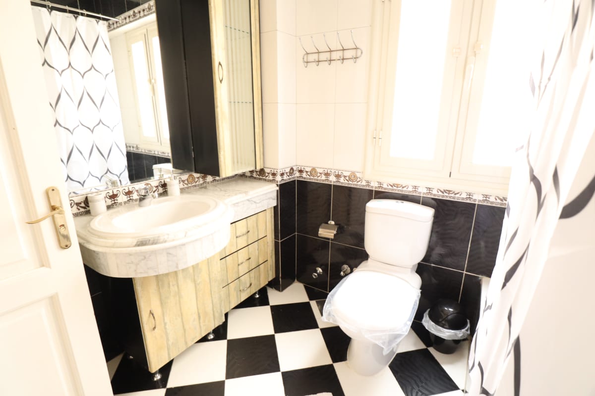 A Warm & Spacious 4BD Furnished Apartment In Maadi Sarayat.