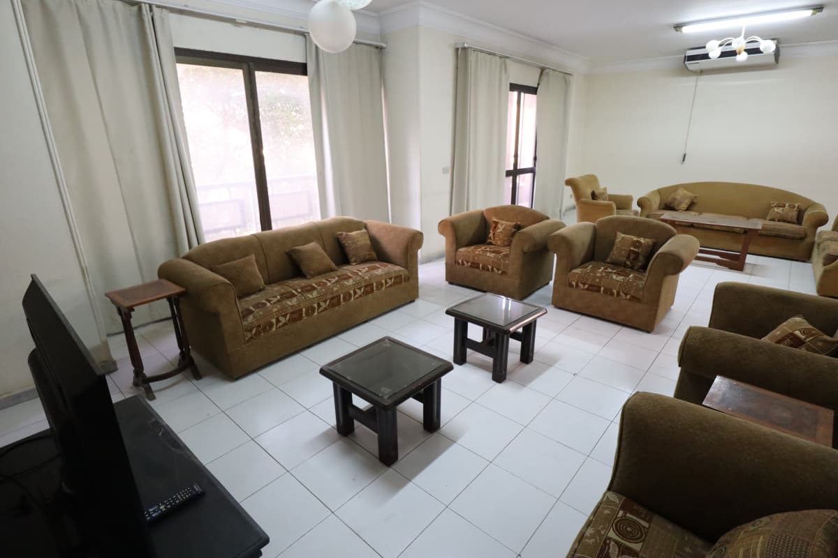 Cozy 3BR Apartment Bright & Spacious Living