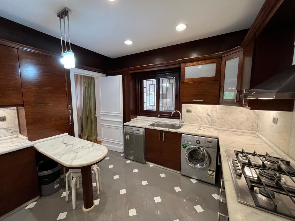 Apartment In Prime Location With Nile View In Zamalek