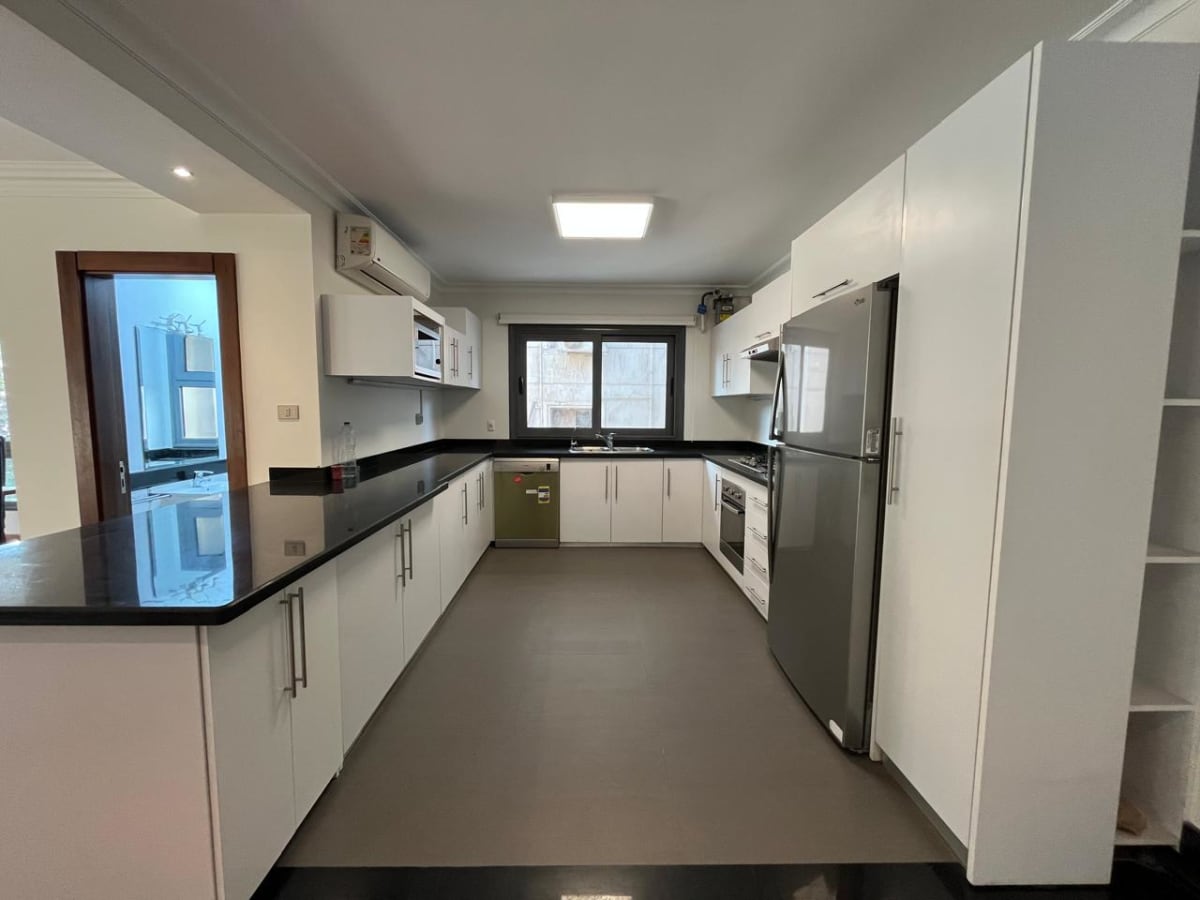 Spacious 5 BR Apartment in Maadi Apartment 300 sqm