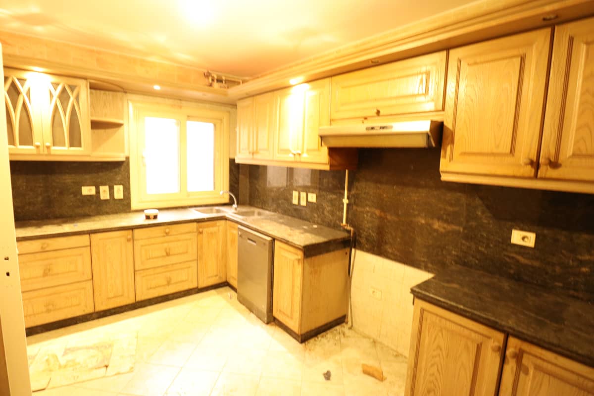 Modern Semi-Furnished Penthouse In The Heart Of Maadi Sarayat.