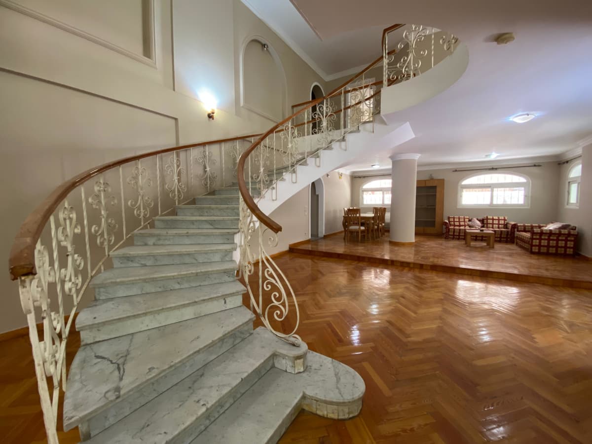 Sophisticated Duplex Ground-Floor For Rent In Maadi Degla.
