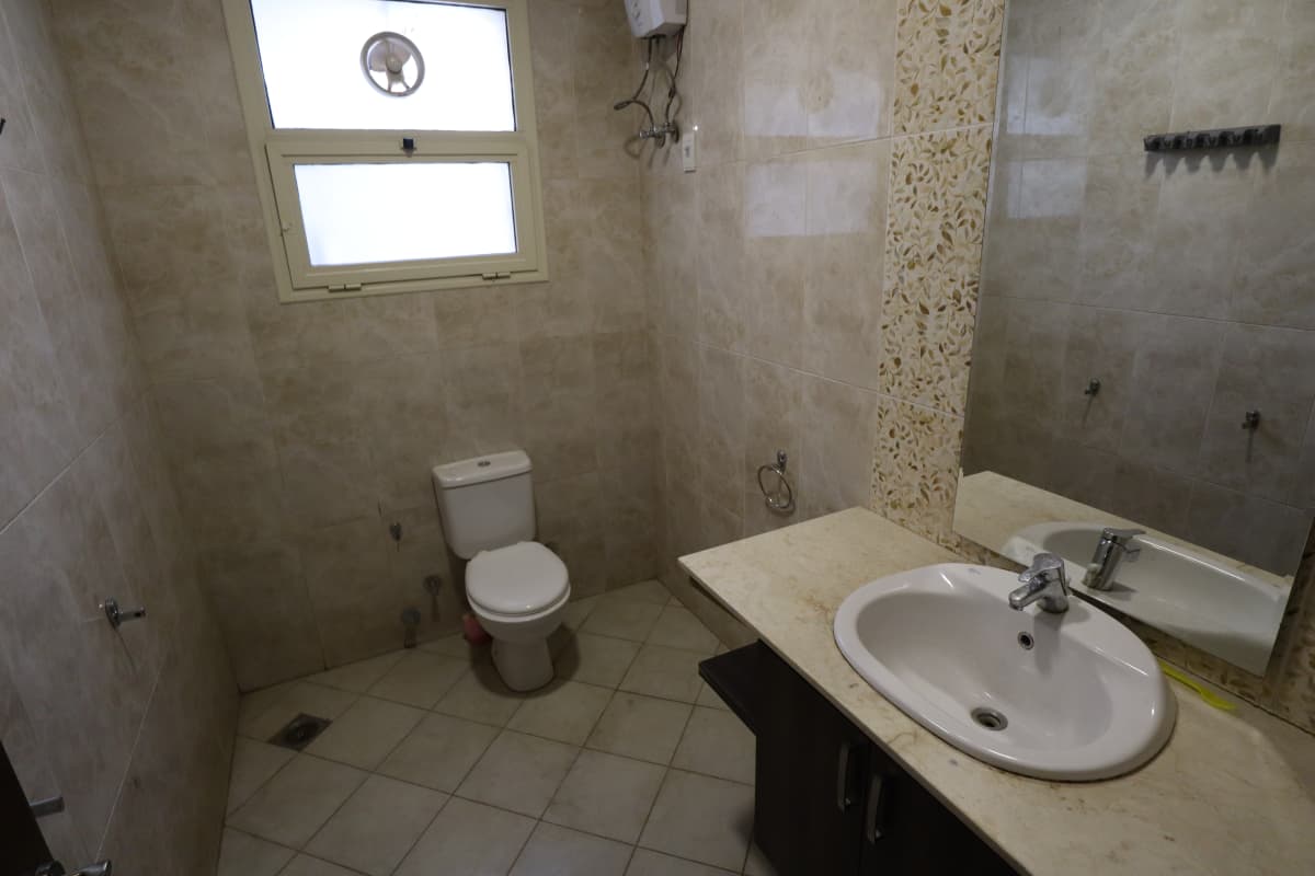 Bright Ground Floor Apartment With Shared Pool In Sarayat Maadi.