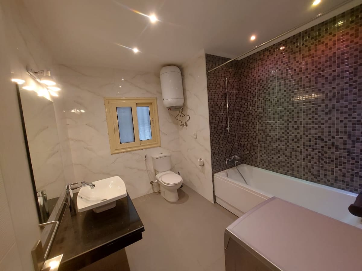 Move-In Ready Flat for Rent in Zamalek, In Cairo|150m².