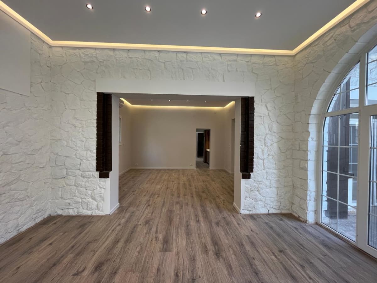 Semi Furnished Ground Floor For Rent In Maadi Saryat|180m²