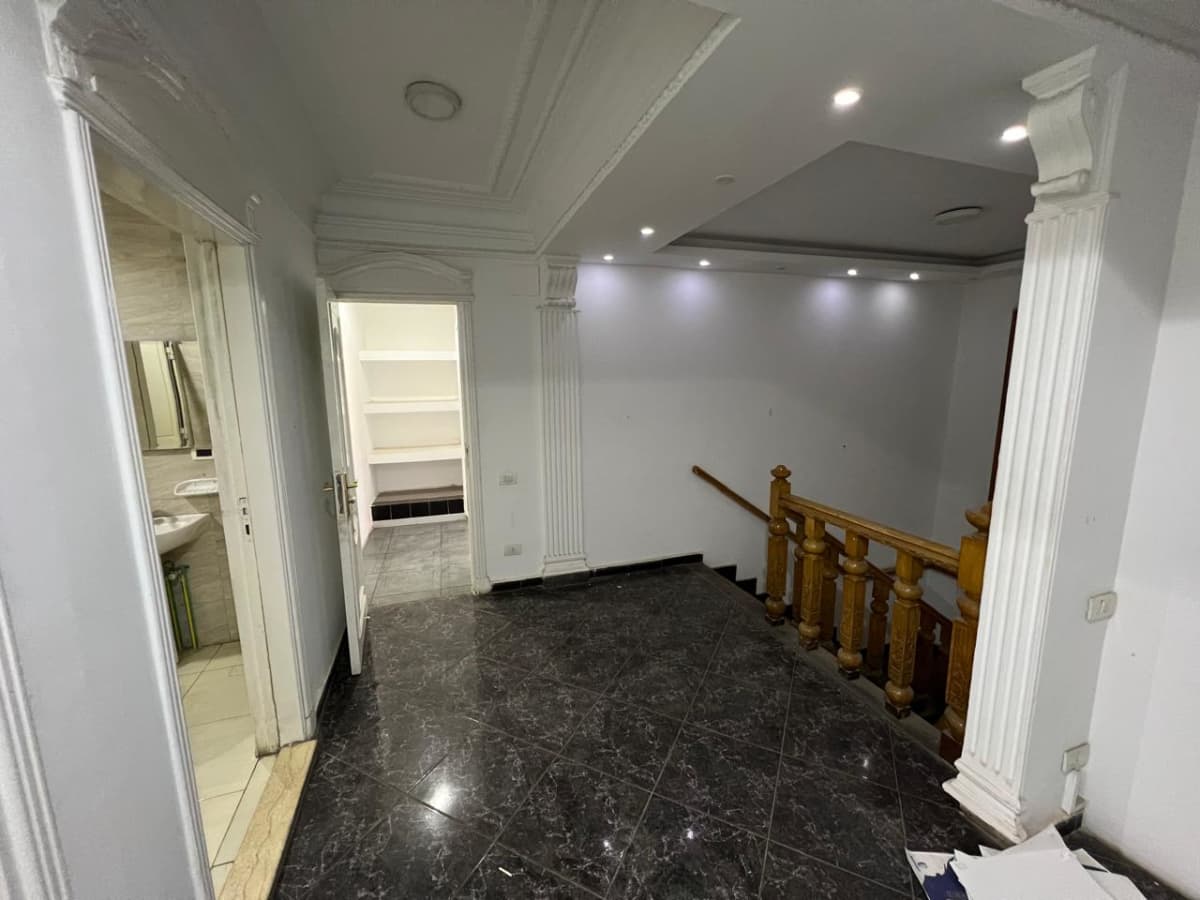 Administrative Villa For Rent| 1000m² | El Sarayat . 