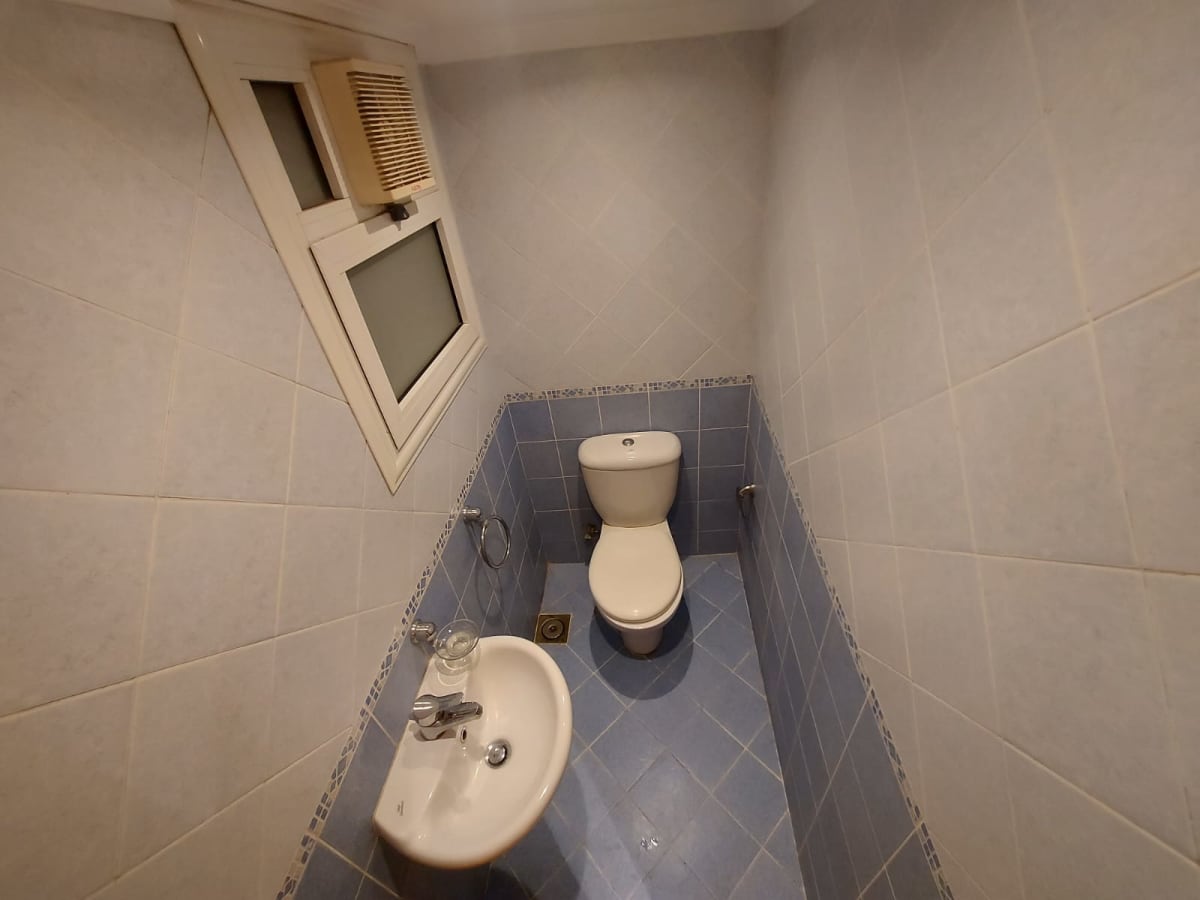 Luxury Ground Floor Apartment With Private Garden In Maadi Degla.