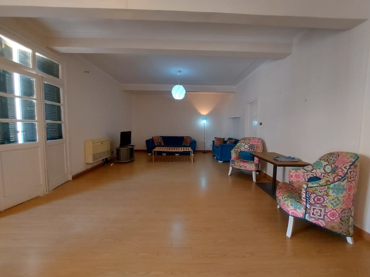 Bright 3BR Apartmen with equipped Kitchen & Balcony