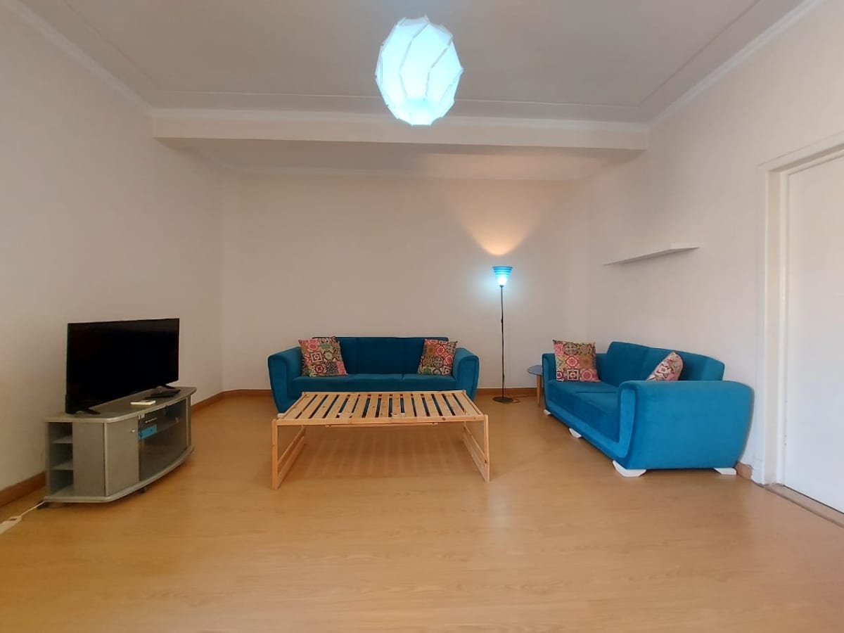Bright 3BR Apartmen with equipped Kitchen & Balcony