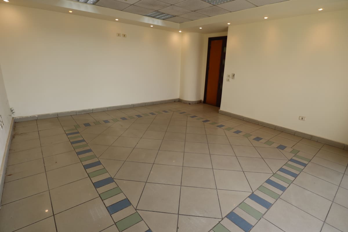 Administrative Office For Rent| 1000 m²| Cornish .