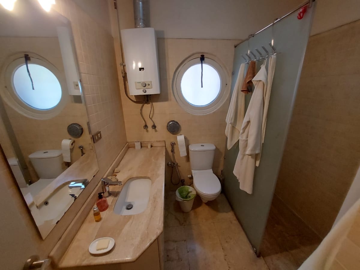 Bright 2BR Apartment with Equipped Kitchen & Balcony