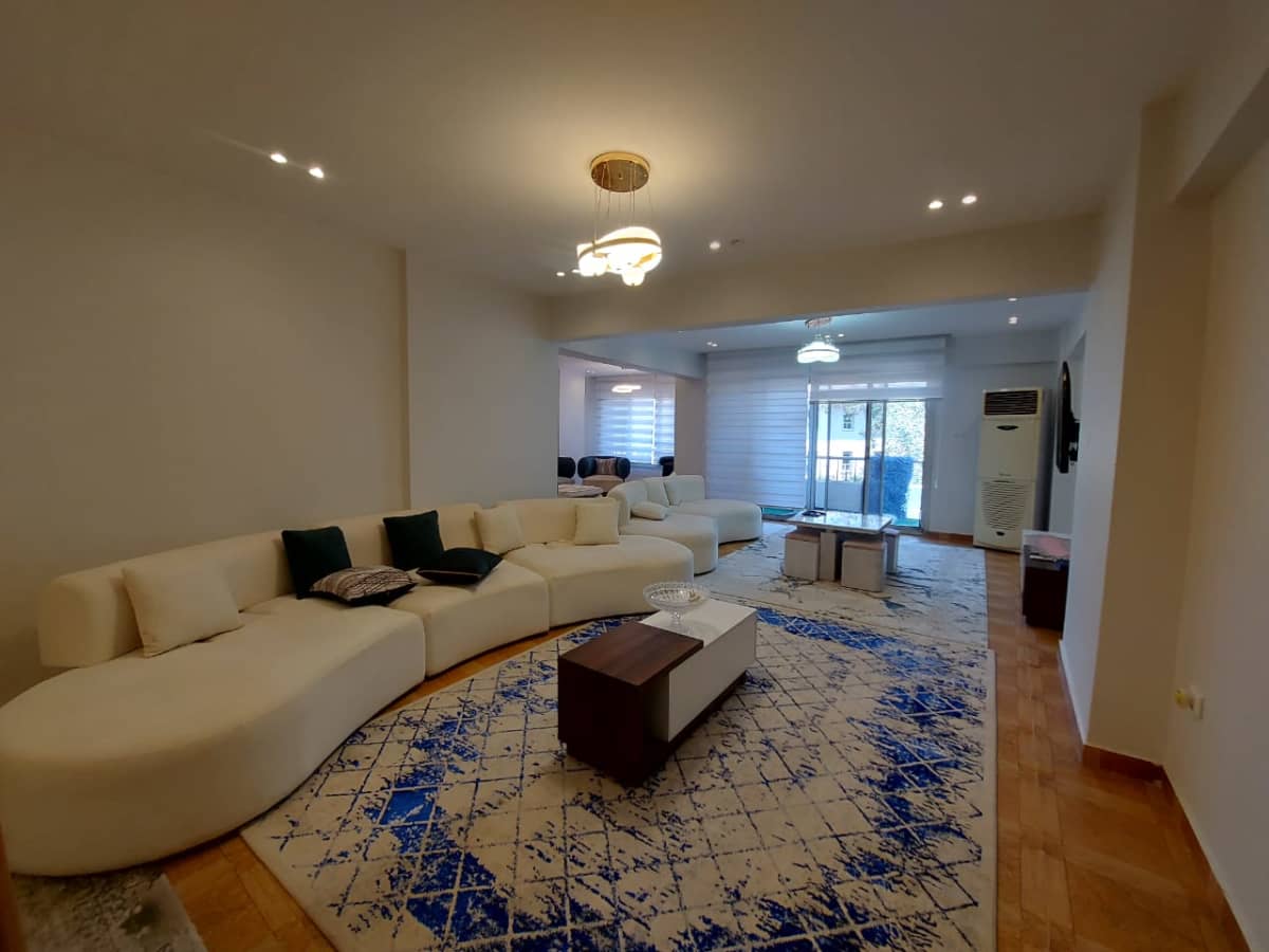 Sunny Apartment with Balcony in Garden City