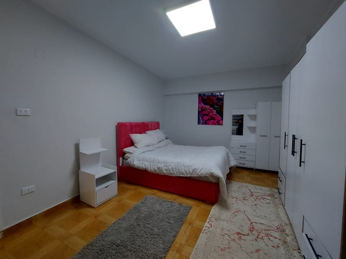 Sunny Apartment with Balcony in Garden City