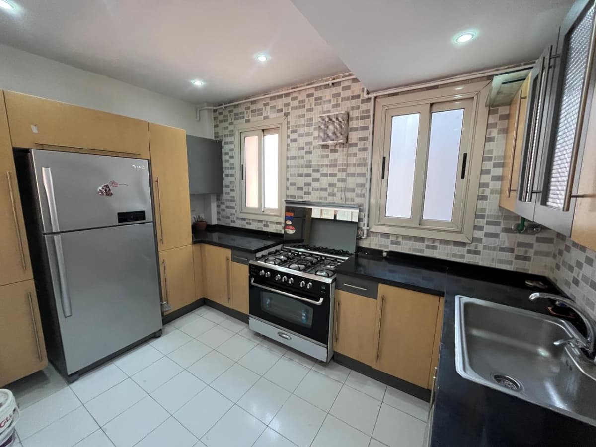 Furnished 1-Bedrooms Apartment In The Heart of Zamalek|100m².