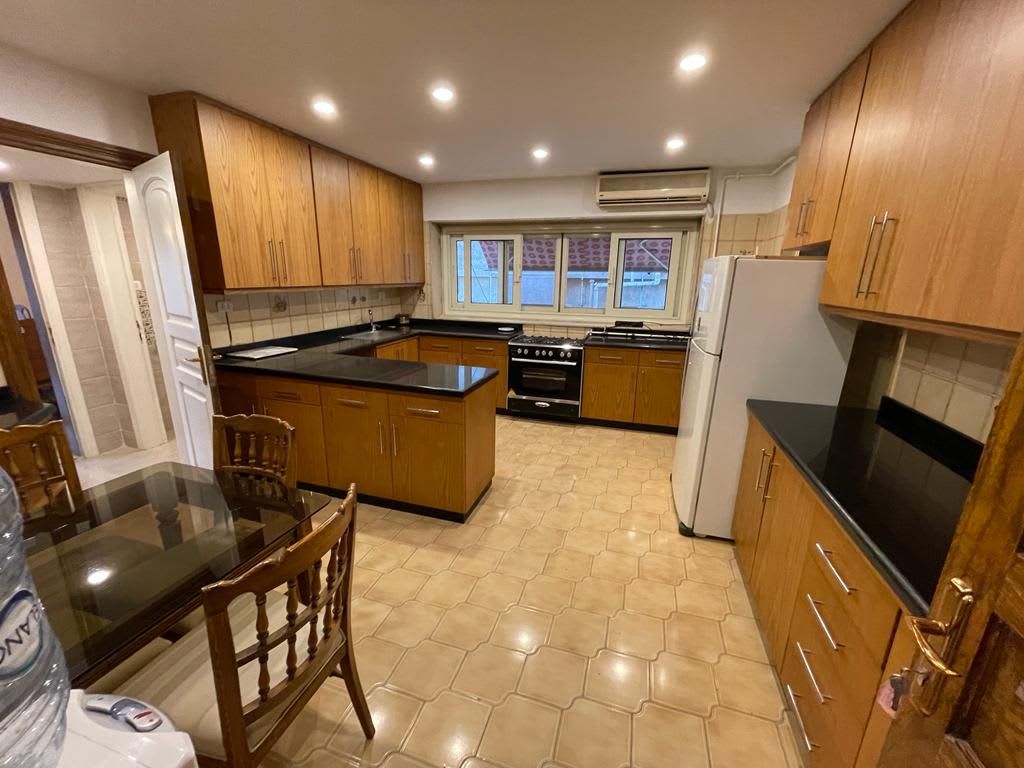 Sunny & Airy 3BR Apartment in Maadi
