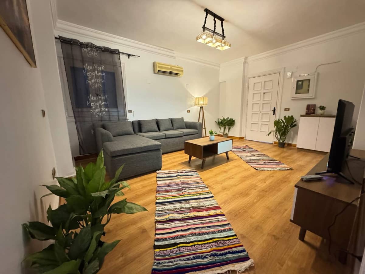 Charming 2BR Garden Apartment in a Prime Location