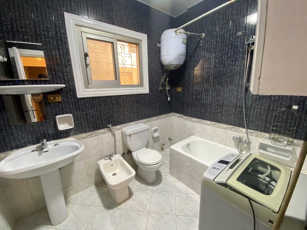 Charming 2BR Garden Apartment in a Prime Location