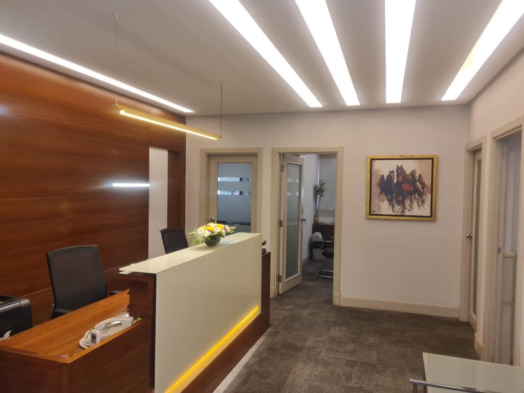 8 bedroom Office for rent