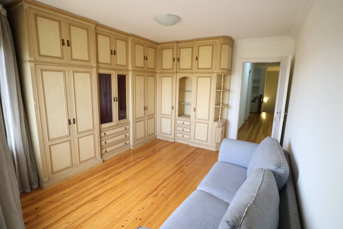 Modern 3BR Apartment Combines Refined Living & Natural Beauty
