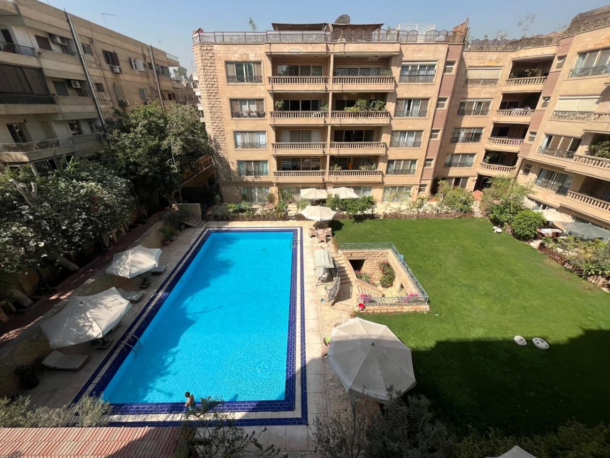 Modern 4BR Apartment With Shared Pool