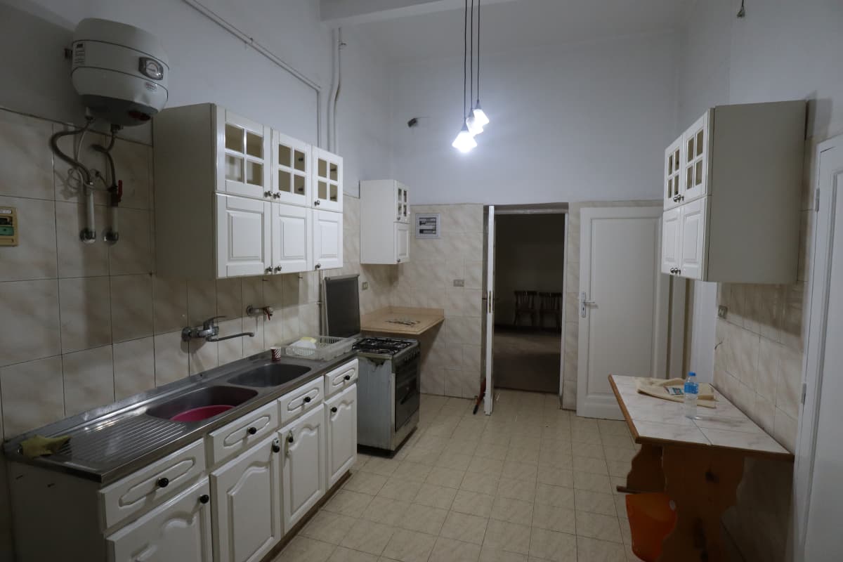Comfortable Ground Floor Home In A Quiet Sarayat Location.