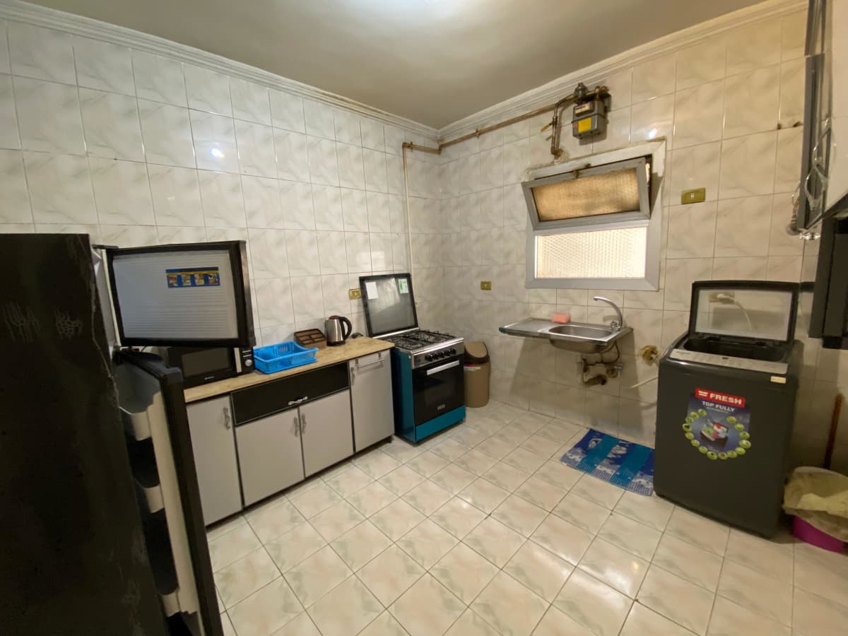 Sunny 3BR Apartment in Maadi - 180 M2