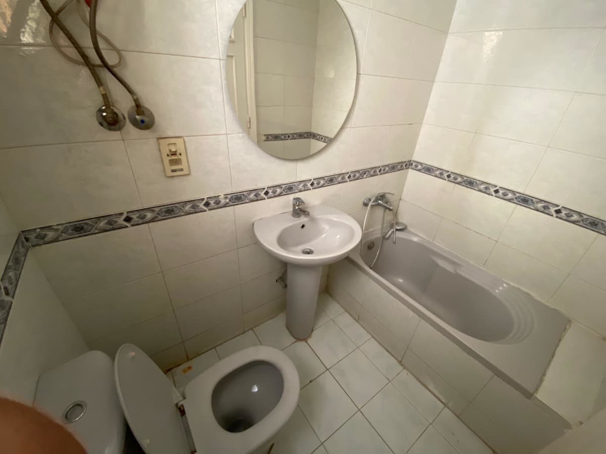Sunny 3BR Apartment in Maadi - 180 M2