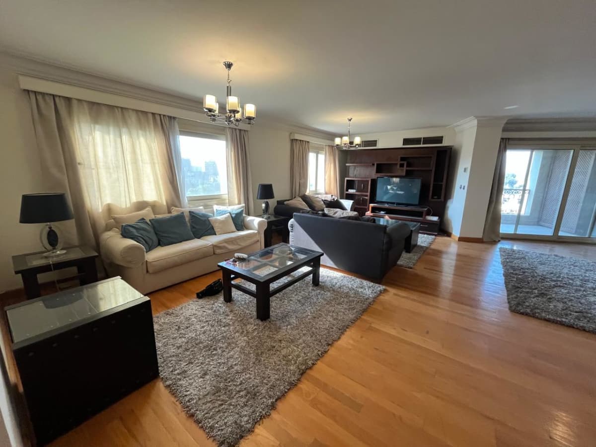 Spacious 4-Bedroom Apartment with Gym and Pool Access