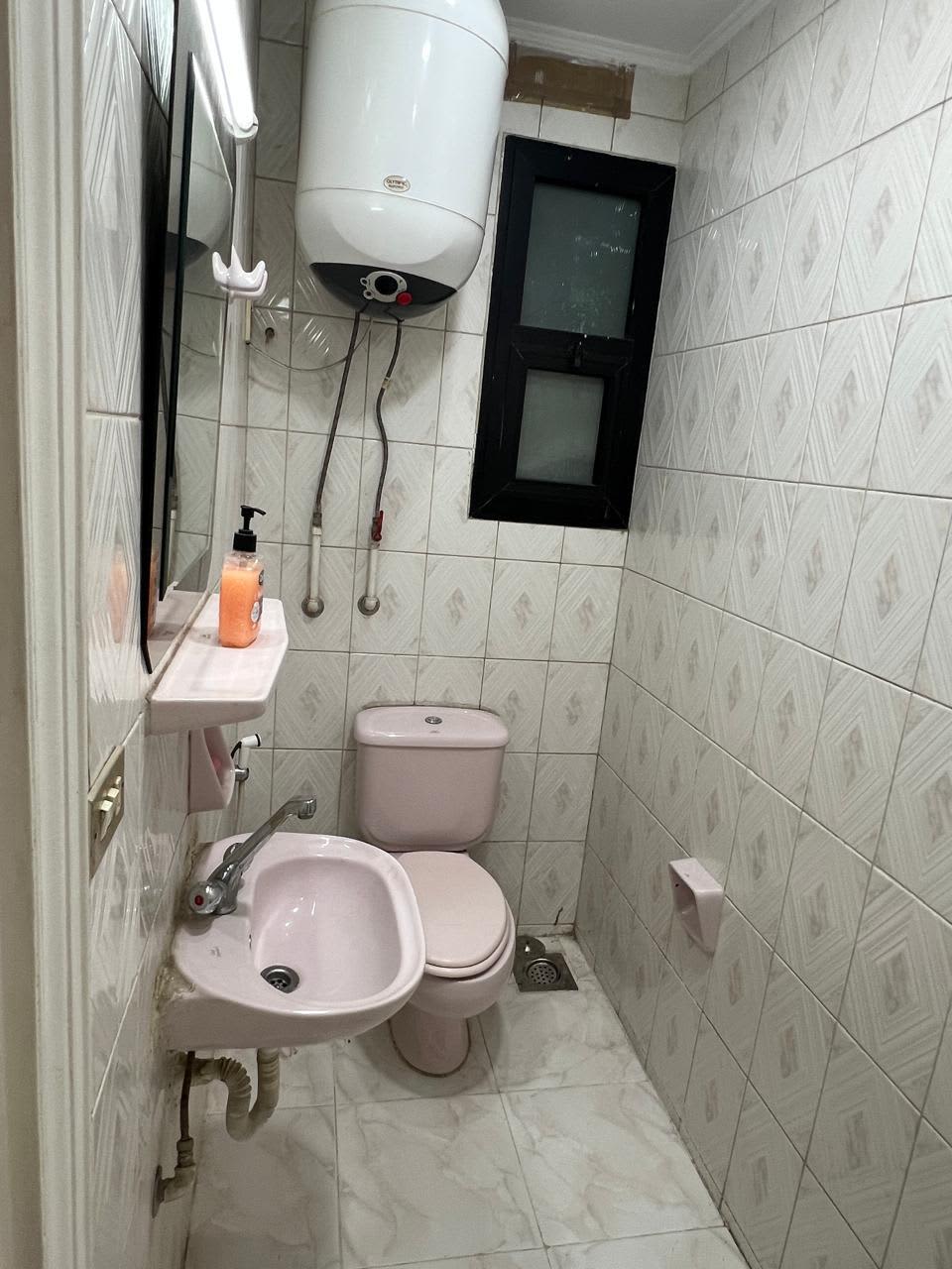 Furnished Unit In Maadi Sarayat|200m²| Bright Layout.