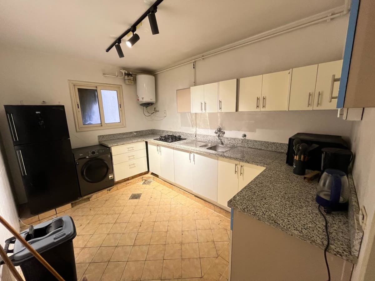 Sunny 3BR Apartment with Private Balcony