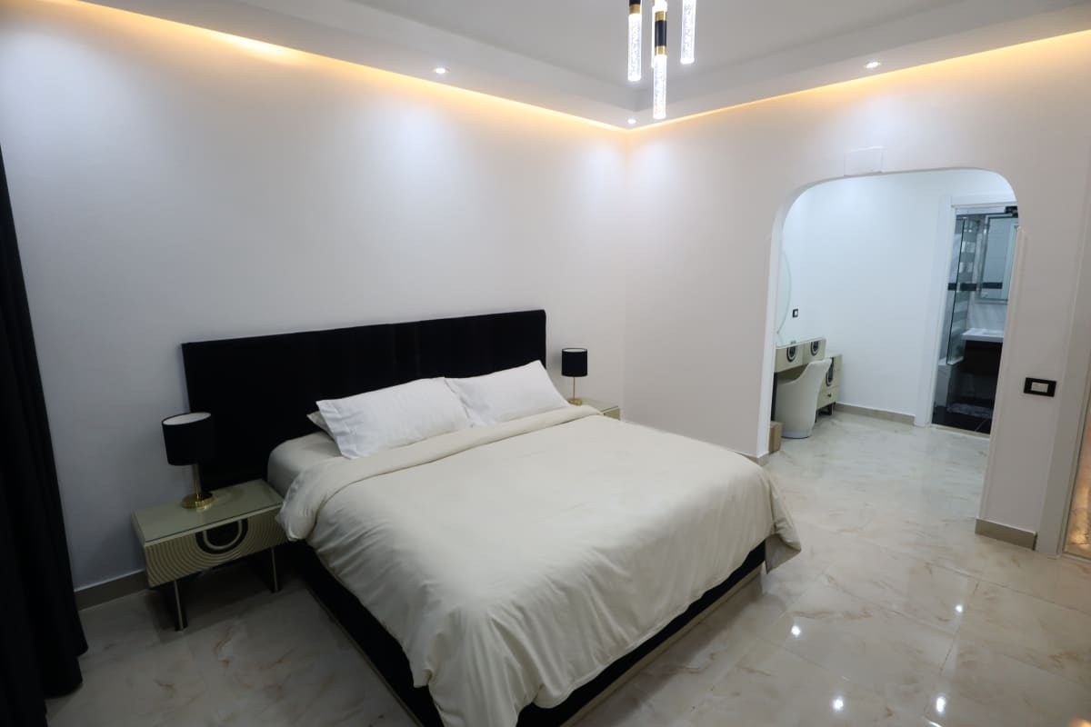 Bright 200 sqm Apartment Near CAC