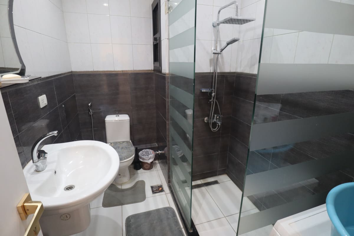 Bright 200 sqm Apartment Near CAC