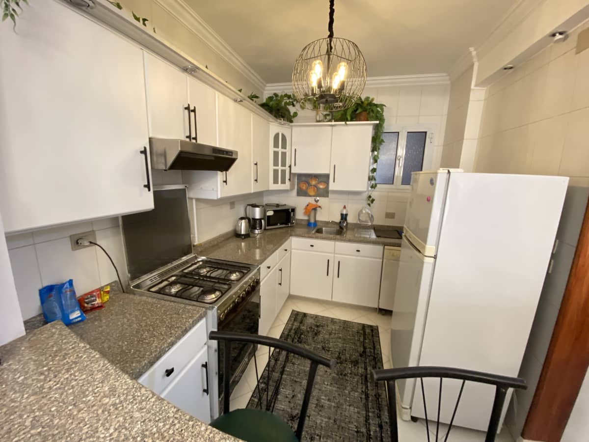 Bright 2-Bedroom Apartment with Green Views