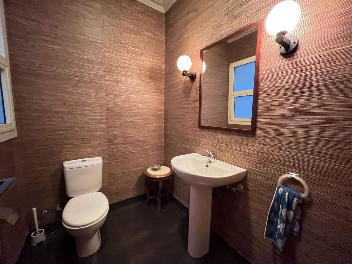 Sunny 3BR Apartment with Private Balcony