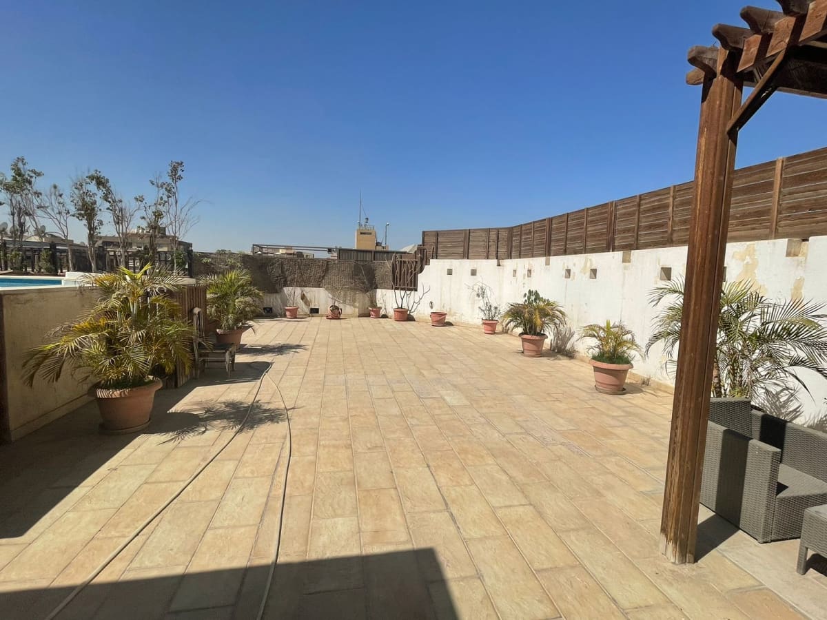 Furnished Penthouse With Shared pool For Rent In Maadi Sarayat
