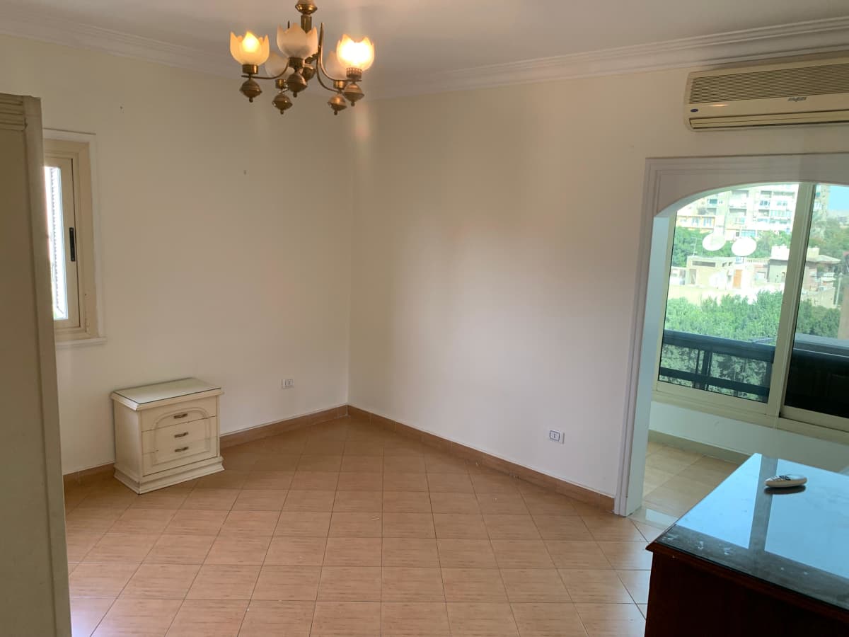 Bright 2-Bedroom Apartment with Open Views