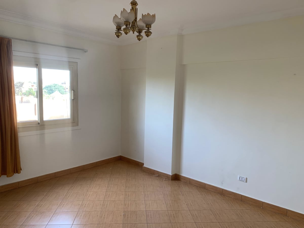 Bright 2-Bedroom Apartment with Open Views