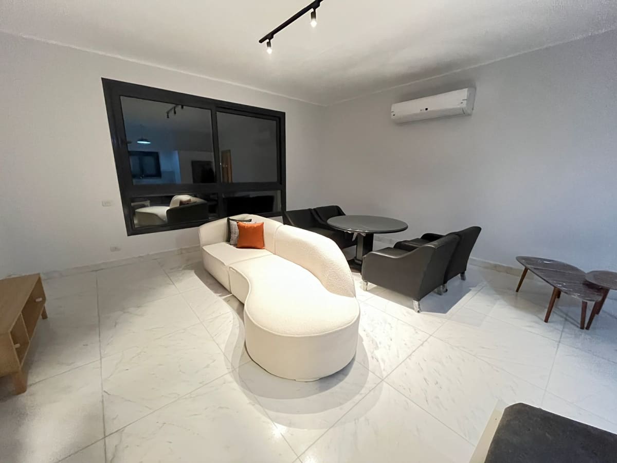 Modern 1BR Apartment with Open Living Space
