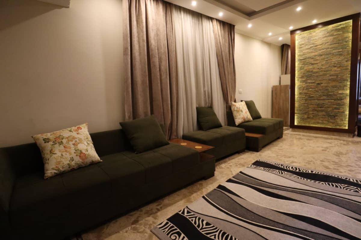 Sophisticated Furnished Duplex With Modern Finishes.