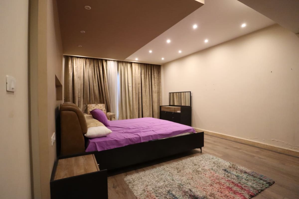 Sophisticated Furnished Duplex With Modern Finishes.