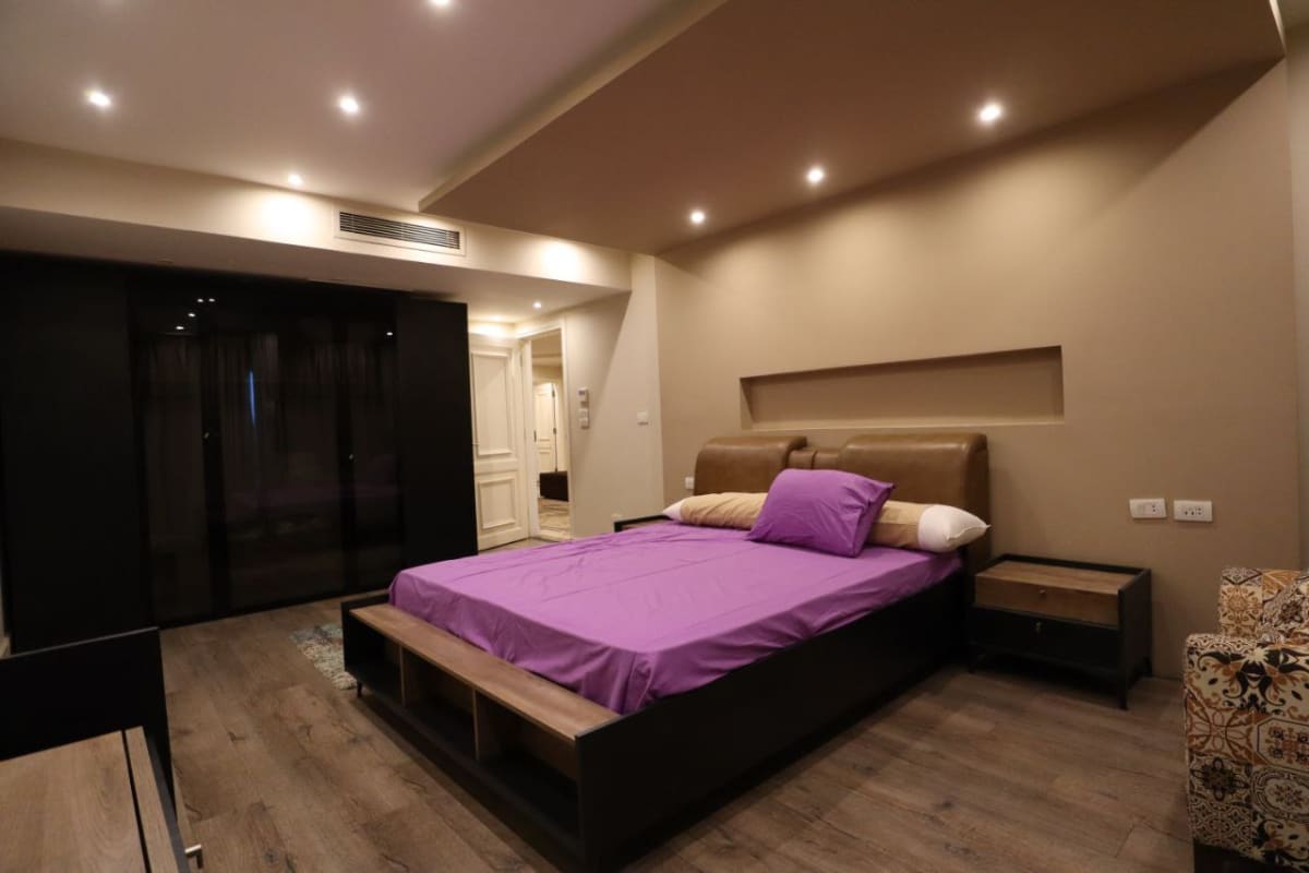 Sophisticated Furnished Duplex With Modern Finishes.