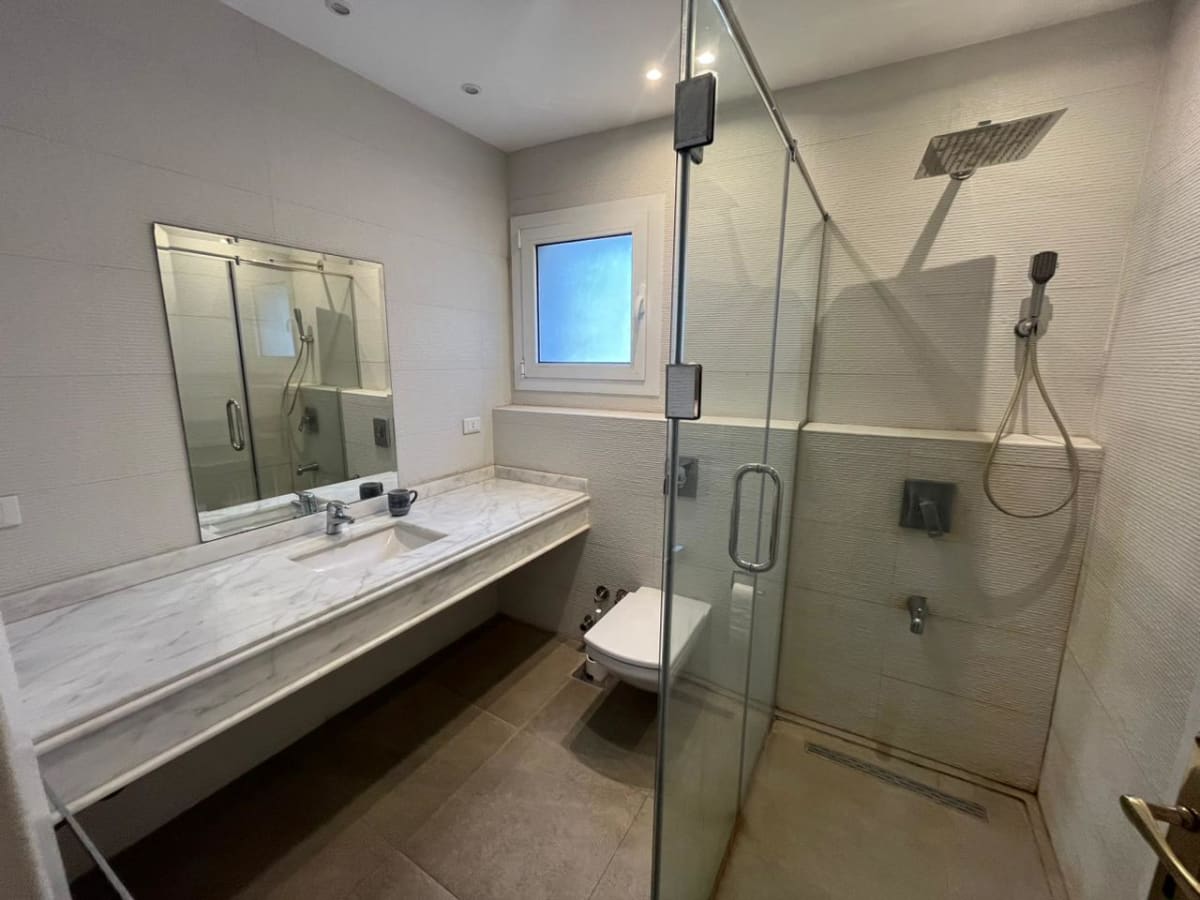 Spacious 200 sqm Apartment with Private Balcony in Degla