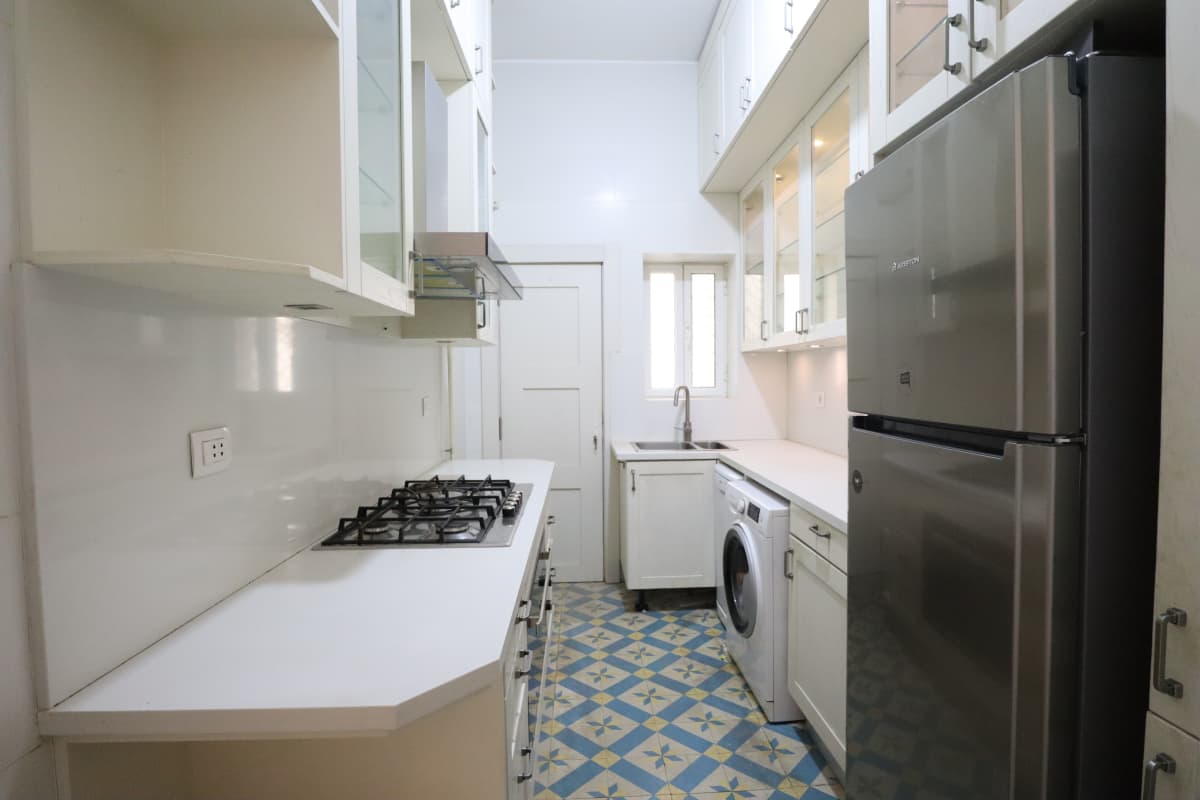 Bright 2-Bedroom Apartment with Garden Access