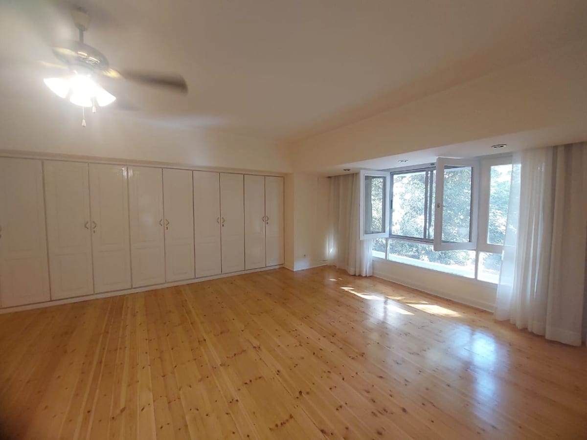 Luxury 5-Bedroom Apartment with Pool Access
