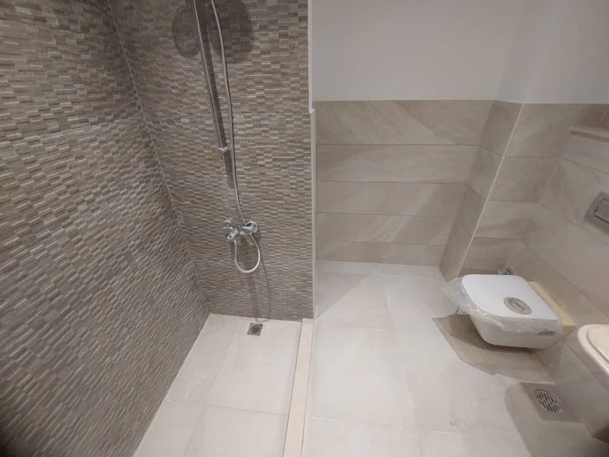 Luxury 5-Bedroom Apartment with Pool Access