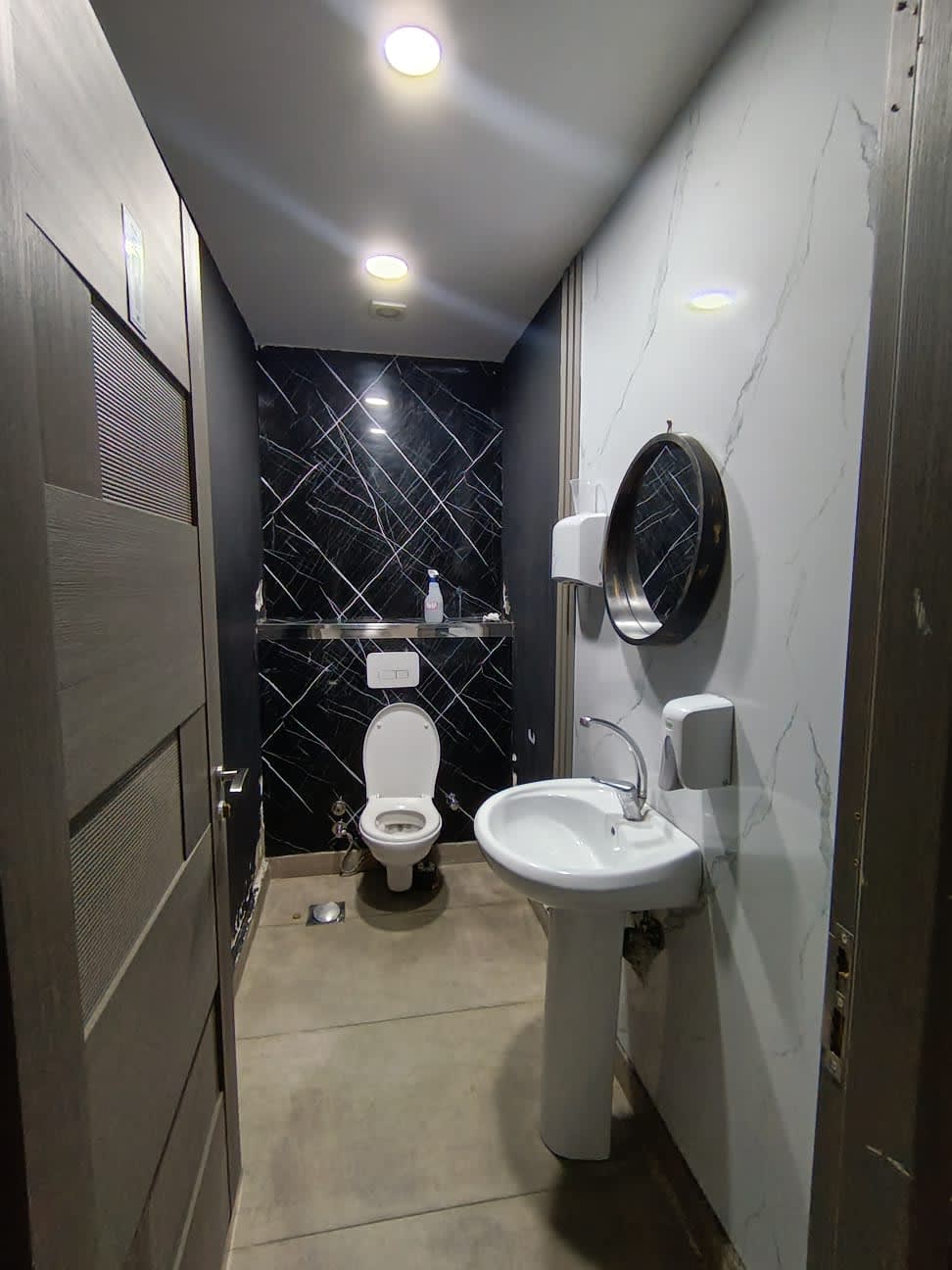 Administrative Office For Rent| 300m² | 90th South. 