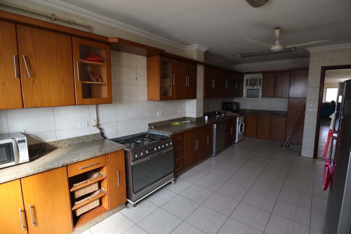 Stunning Duplex Penthouse With Large Terrace & City Views.