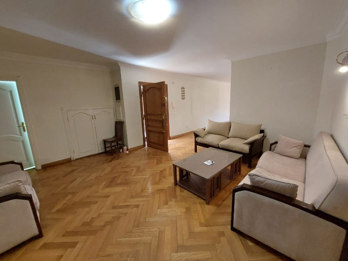 Cozy & Inviting Ground Floor Apartment For Rent.
